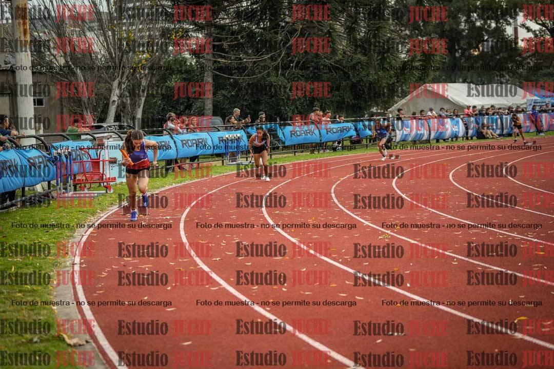Fotos de las postas 4x400 m llanos de mujeres