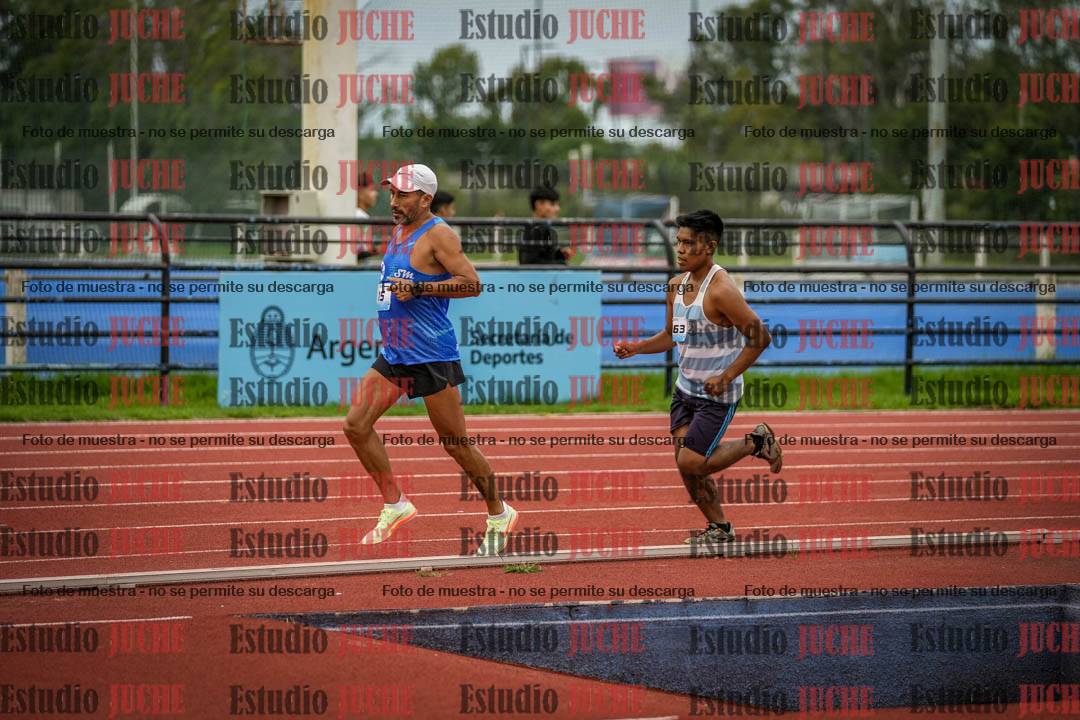 Fotos de los 3000 m llanos de varones