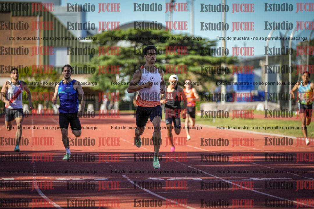 Fotos de los 400 m llanos de varones