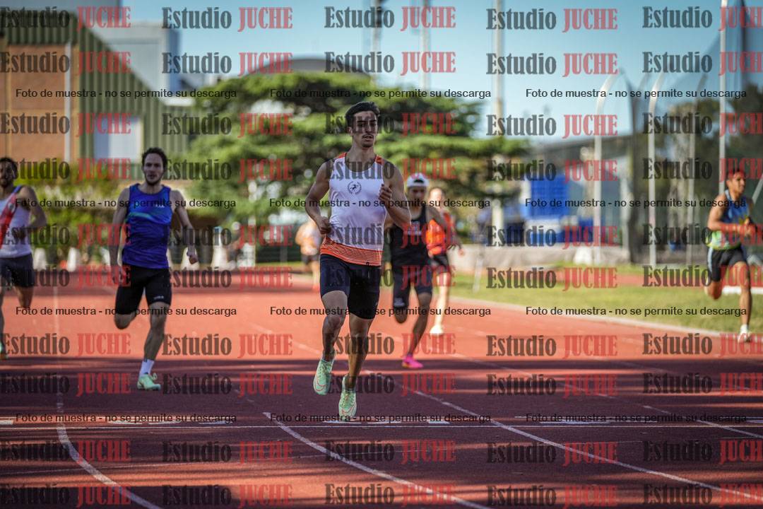 Fotos de los 400 m llanos de varones