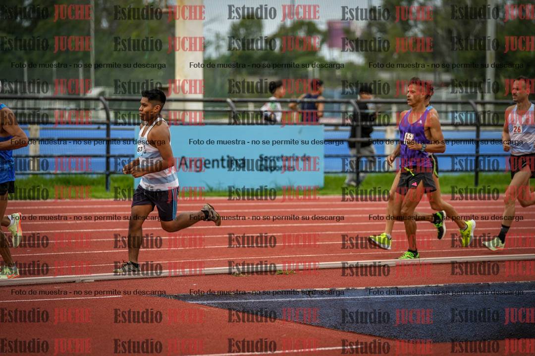 Fotos de los 3000 m llanos de varones