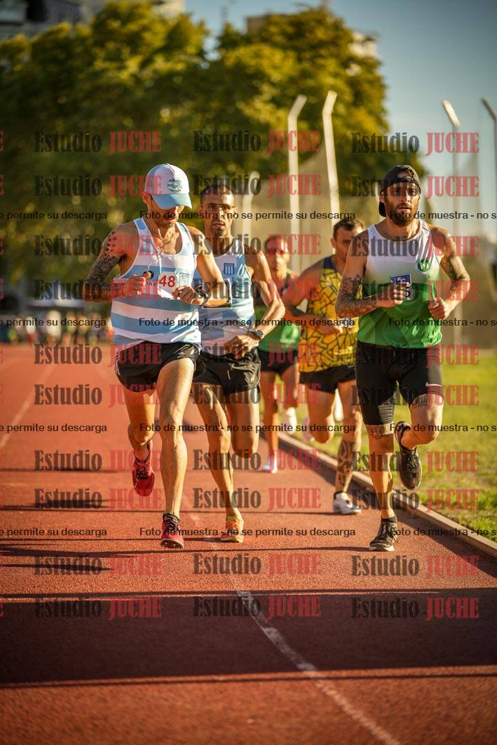 Fotos de los 3000 m llanos de varones