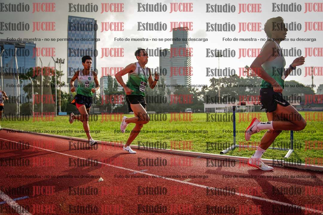 Fotos de los 3000 m llanos de varones