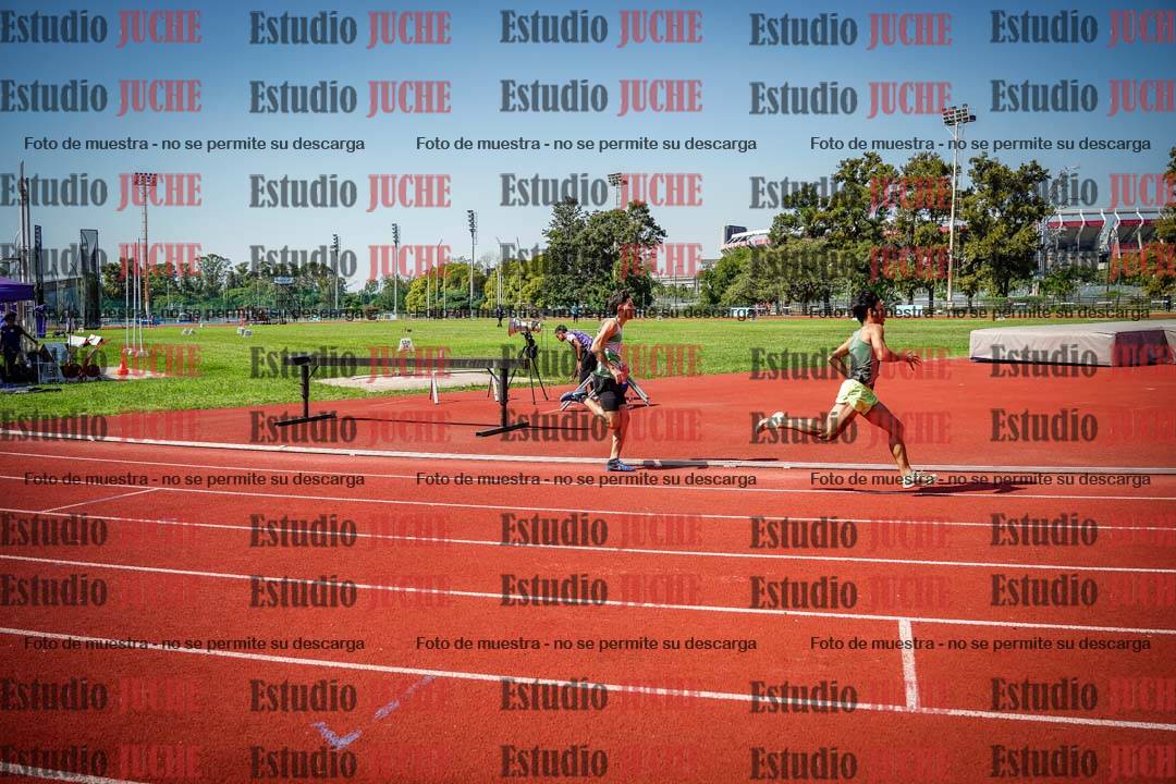 Fotos de los 800 m llanos de varones