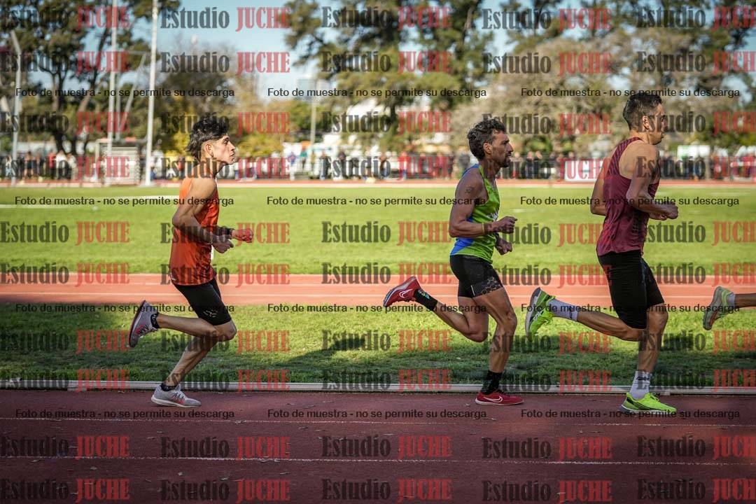 Fotos de los 3000 m llanos de varones