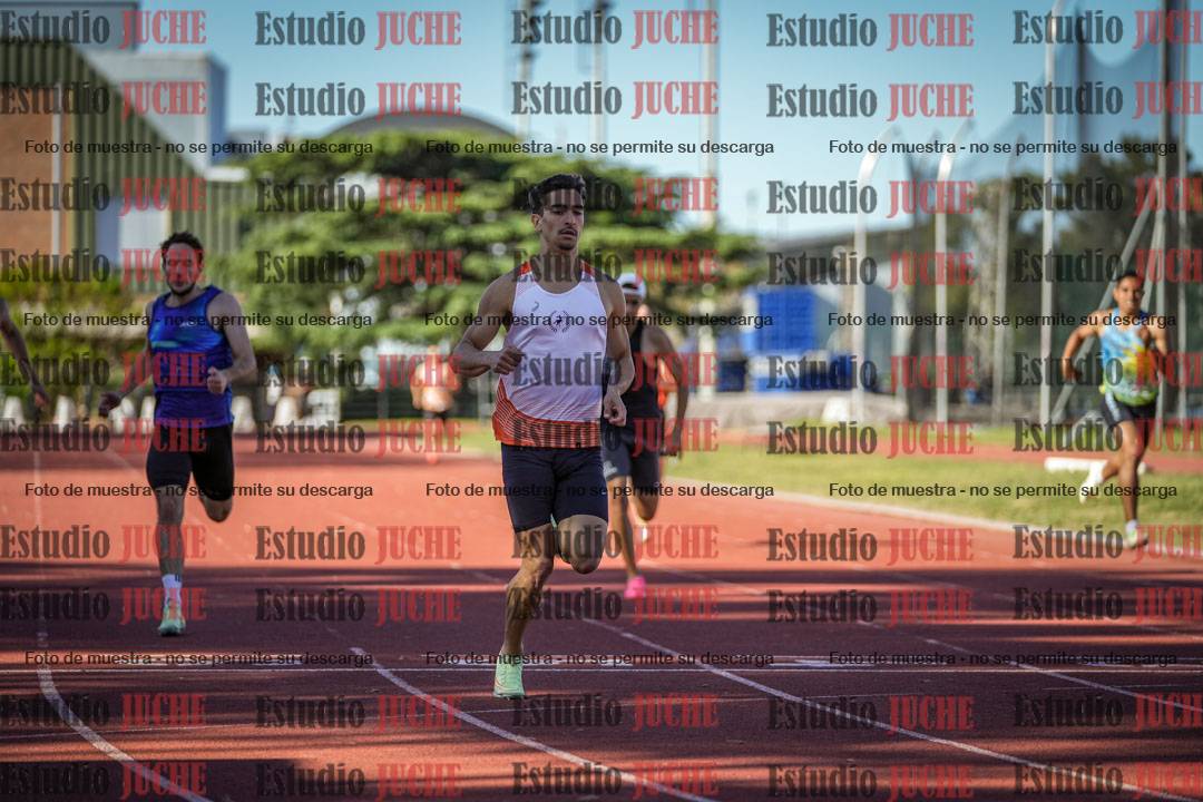 Fotos de los 400 m llanos de varones