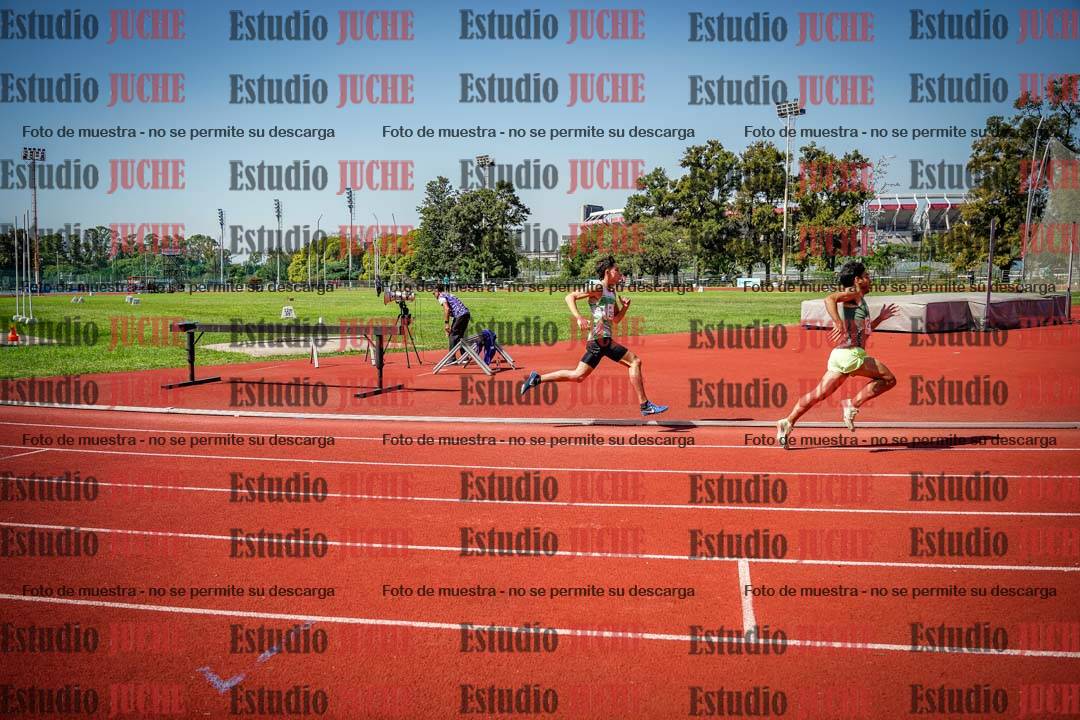Fotos de los 800 m llanos de varones