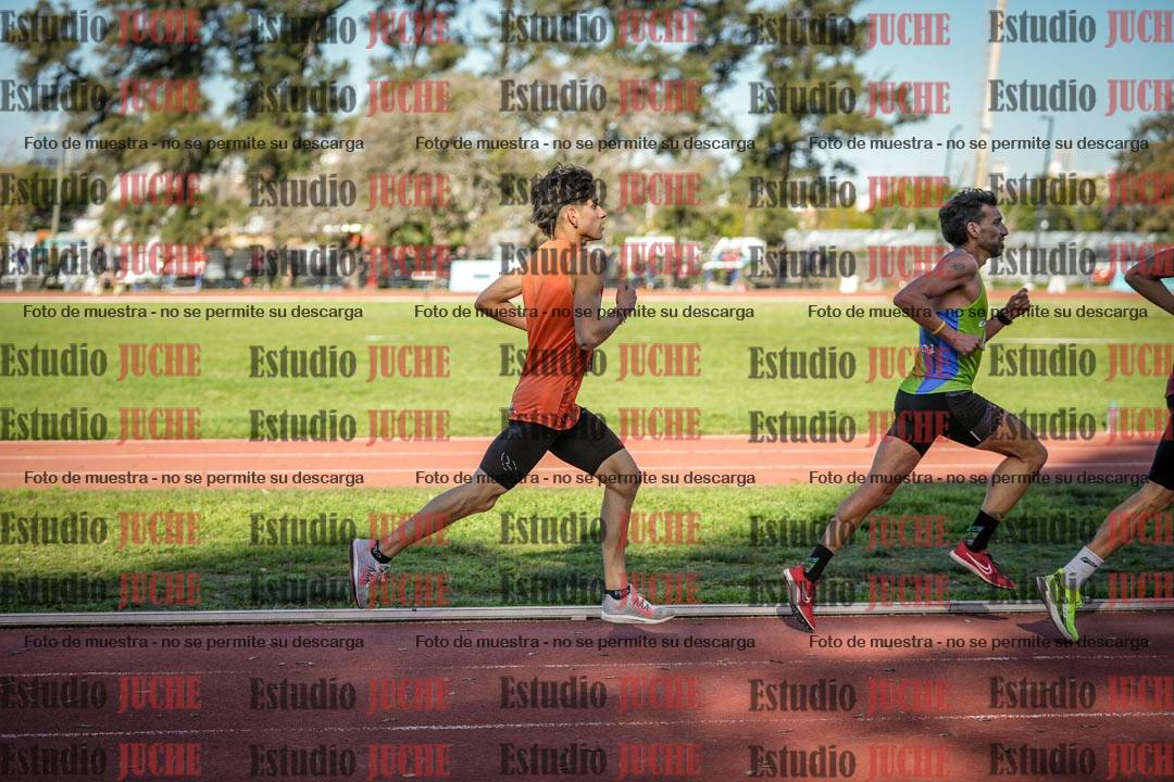 Fotos de los 3000 m llanos de varones