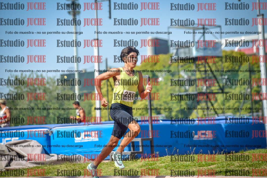 Fotos de los 800 m llanos de varones