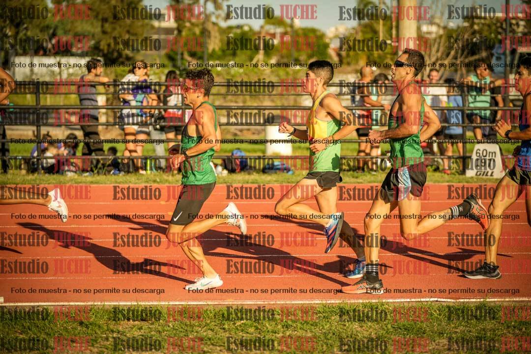 Fotos de los 3000 m llanos de varones