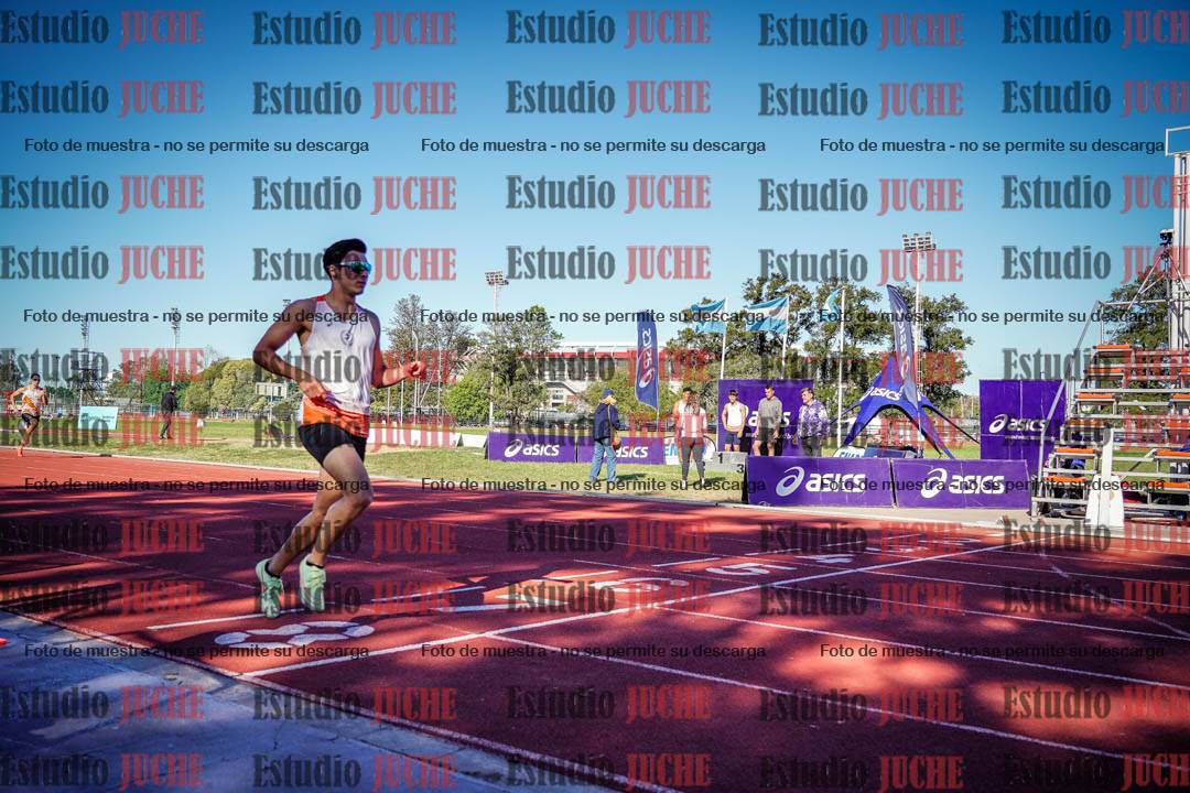 Fotos de los 400 m llanos de varones