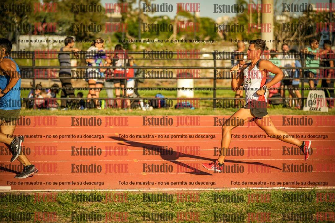 Fotos de los 3000 m llanos de varones