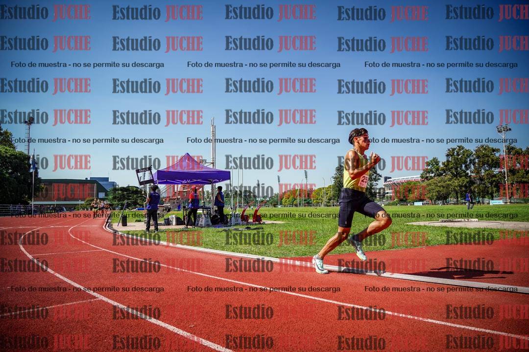 Fotos de los 800 m llanos de varones