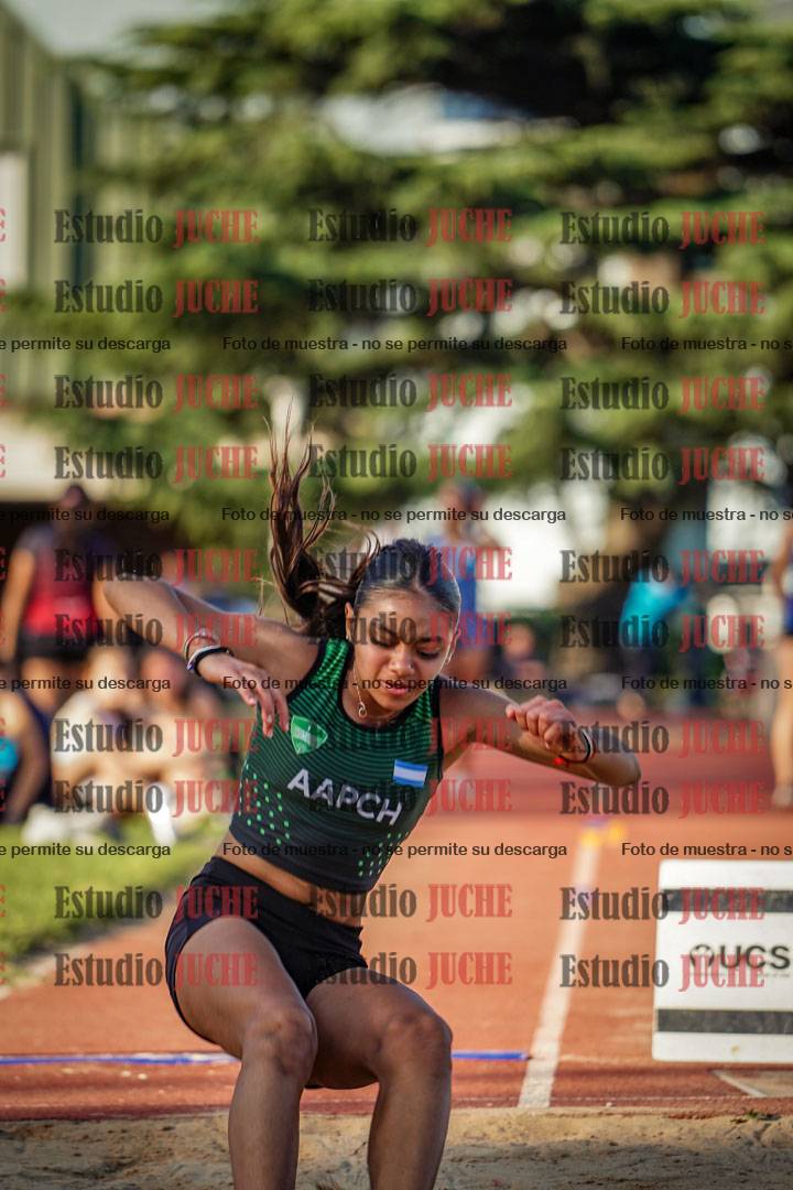 Fotos del salto en largo de mujeres