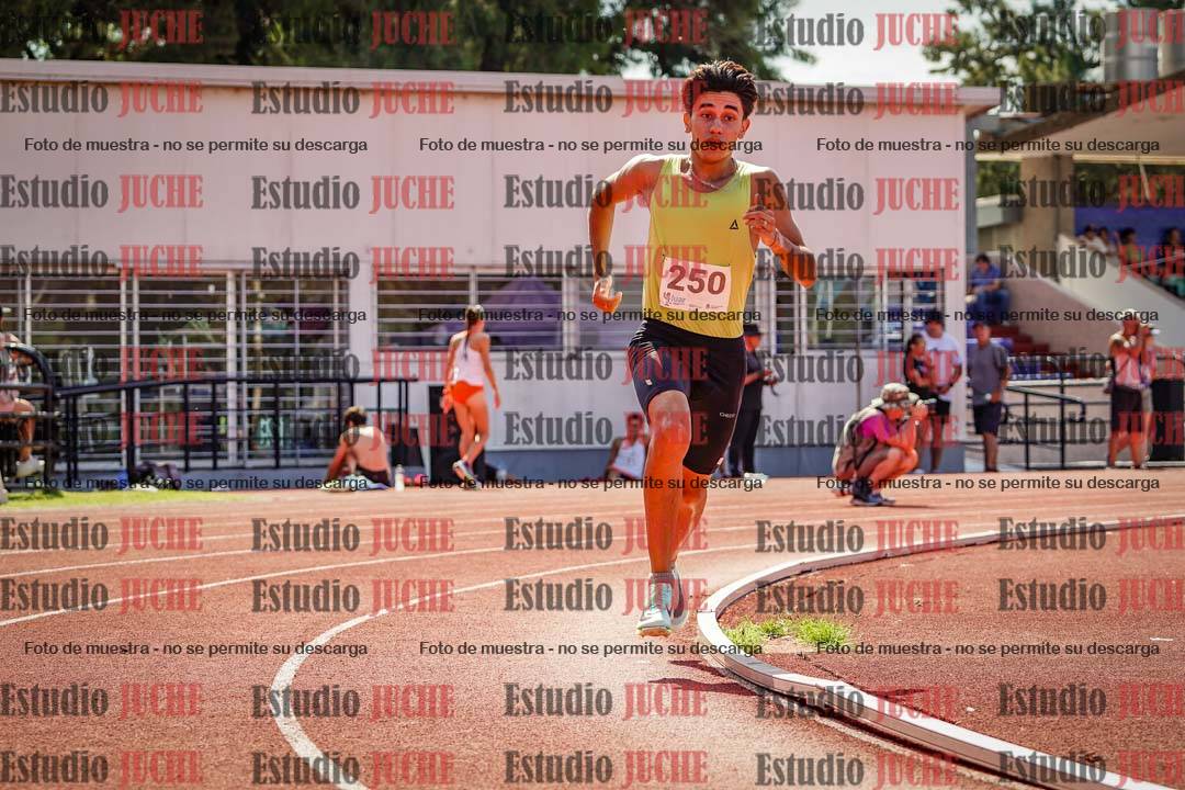 Fotos de los 800 m llanos de varones