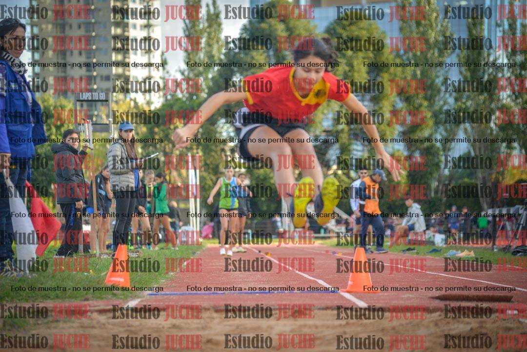 Fotos del salto en largo - mujeres U16