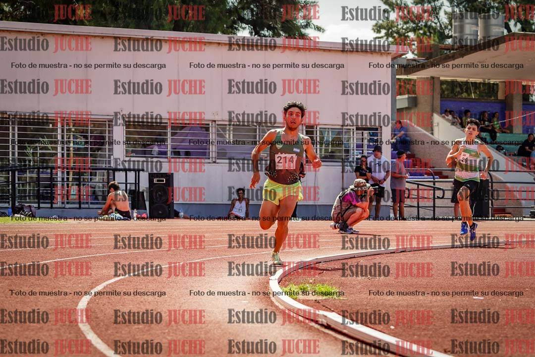 Fotos de los 800 m llanos de varones