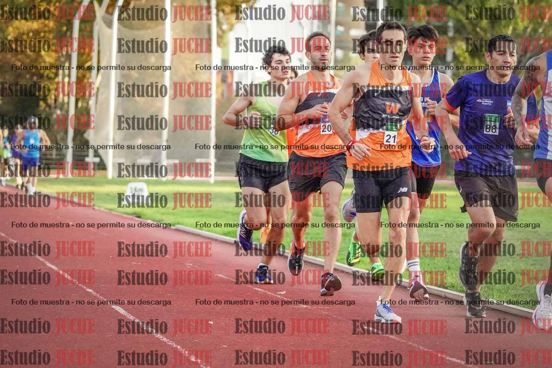 Fotos de los 3000 m llanos de varones