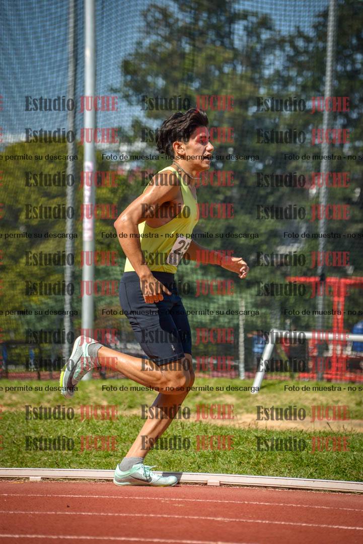 Fotos de los 800 m llanos de varones