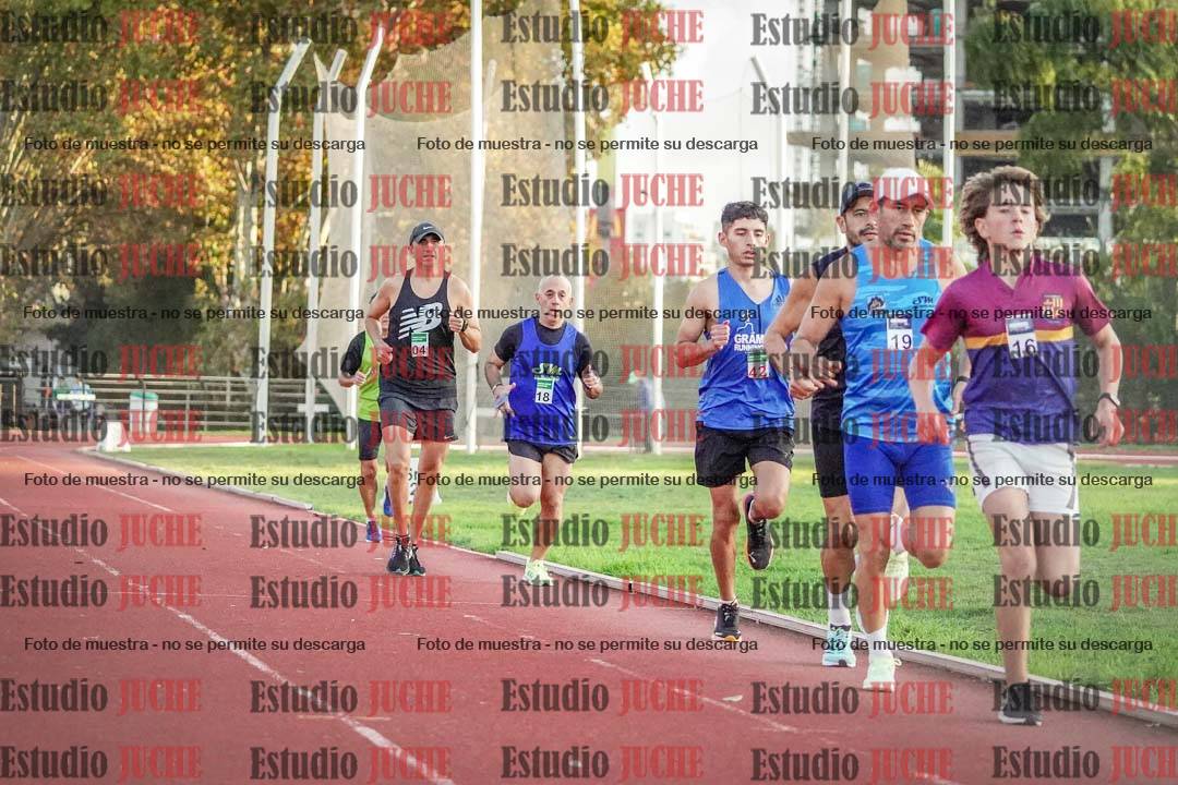 Fotos de los 3000 m llanos de varones