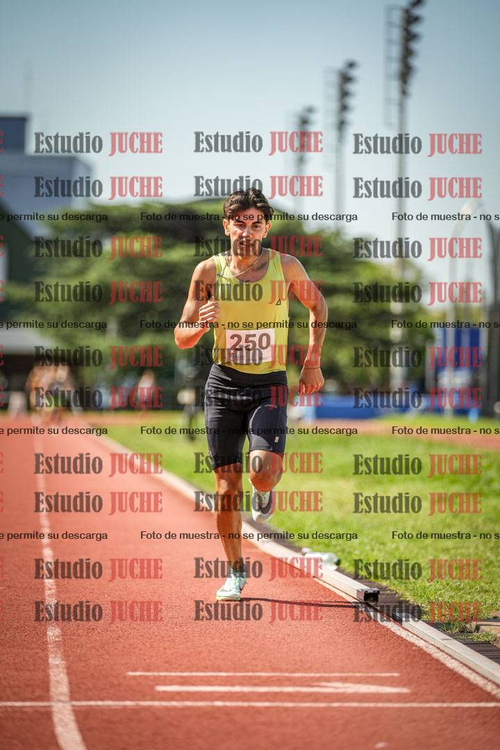 Fotos de los 800 m llanos de varones