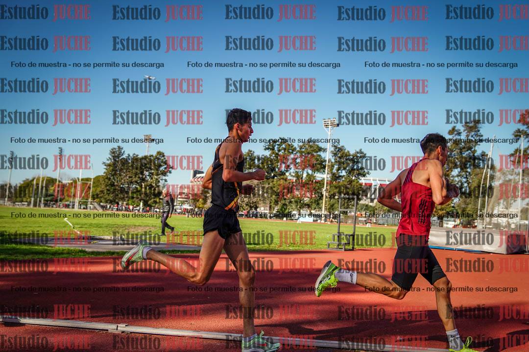 Fotos de los 3000 m llanos de varones