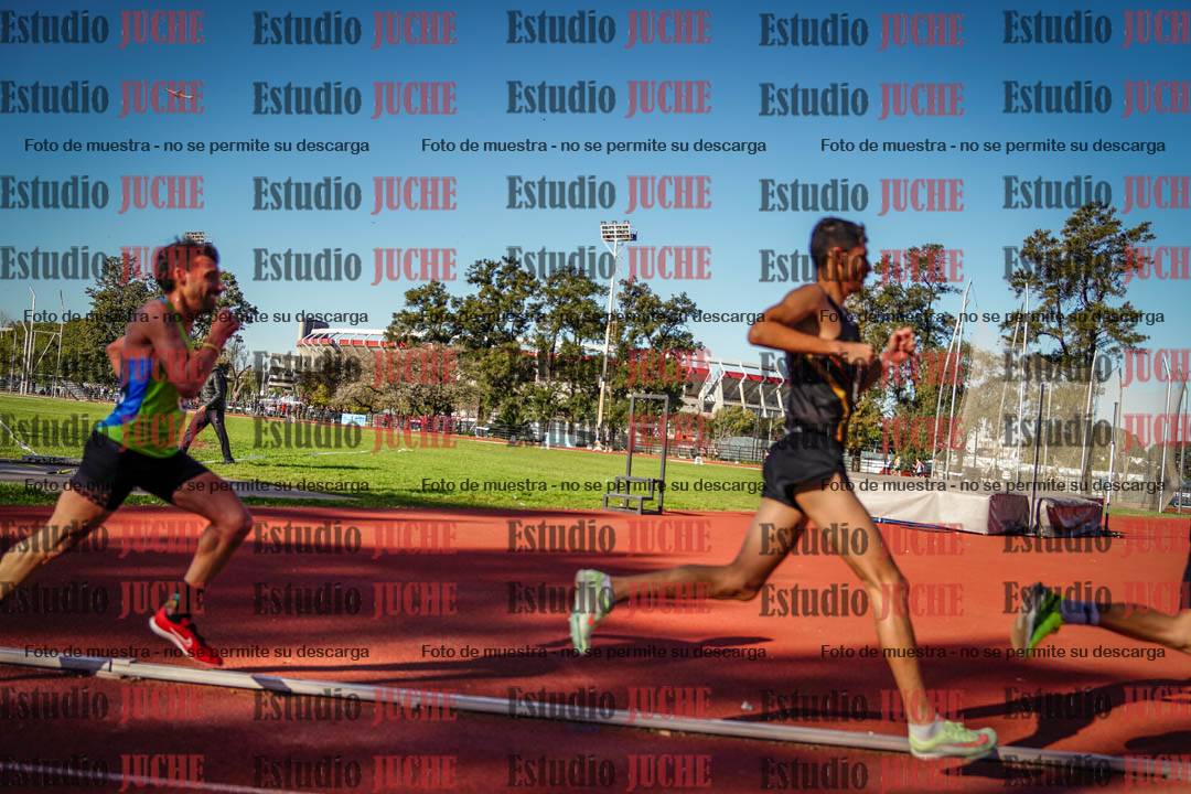Fotos de los 3000 m llanos de varones