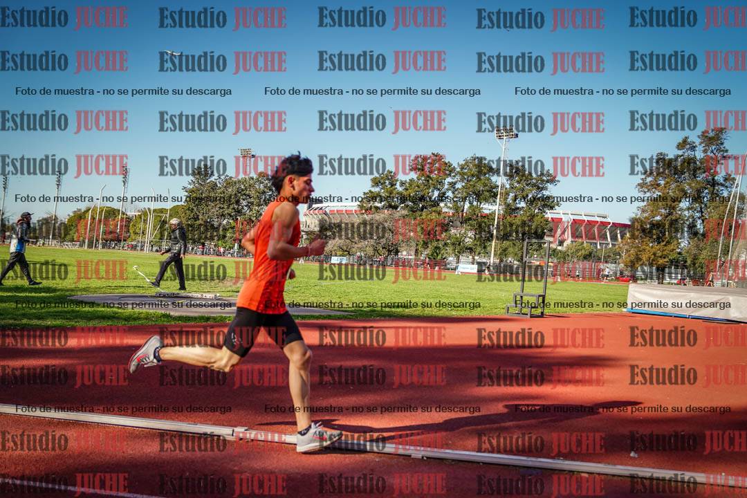 Fotos de los 3000 m llanos de varones