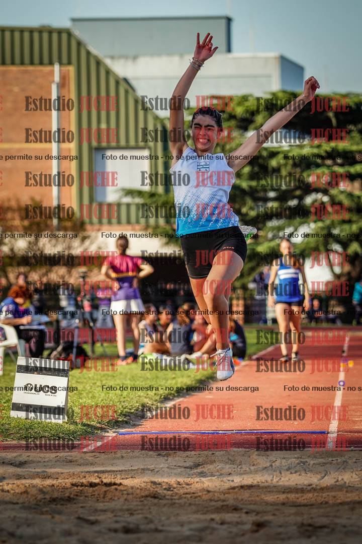 Fotos del salto en largo de mujeres