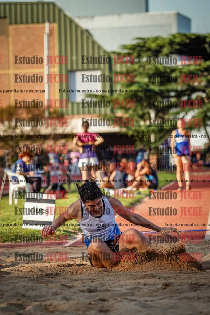 Fotos del salto en largo de mujeres
