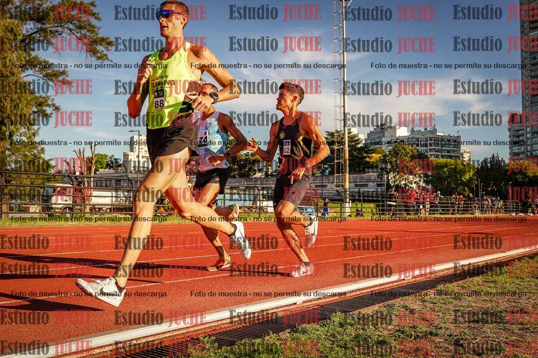 Fotos de los 3000 m llanos de varones