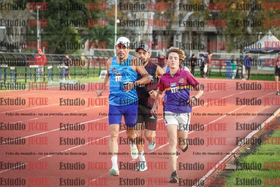 Fotos de los 3000 m llanos de varones