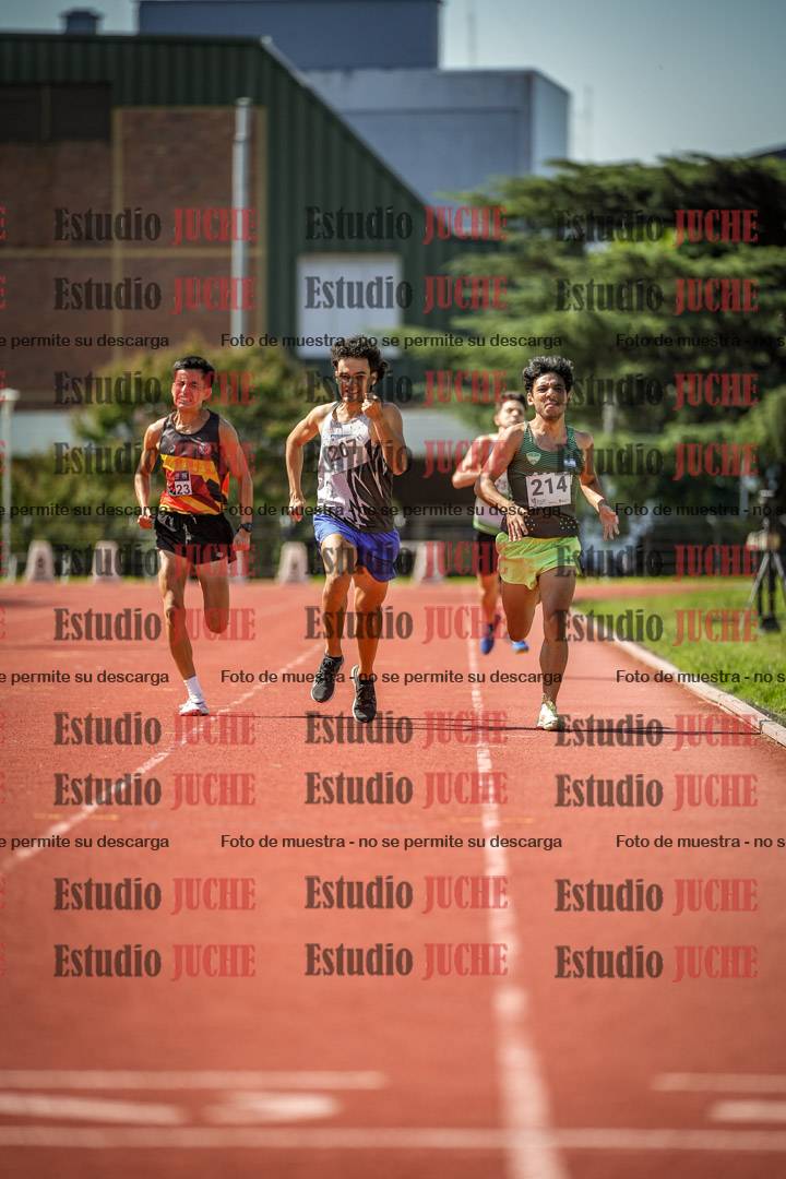 Fotos de los 800 m llanos de varones