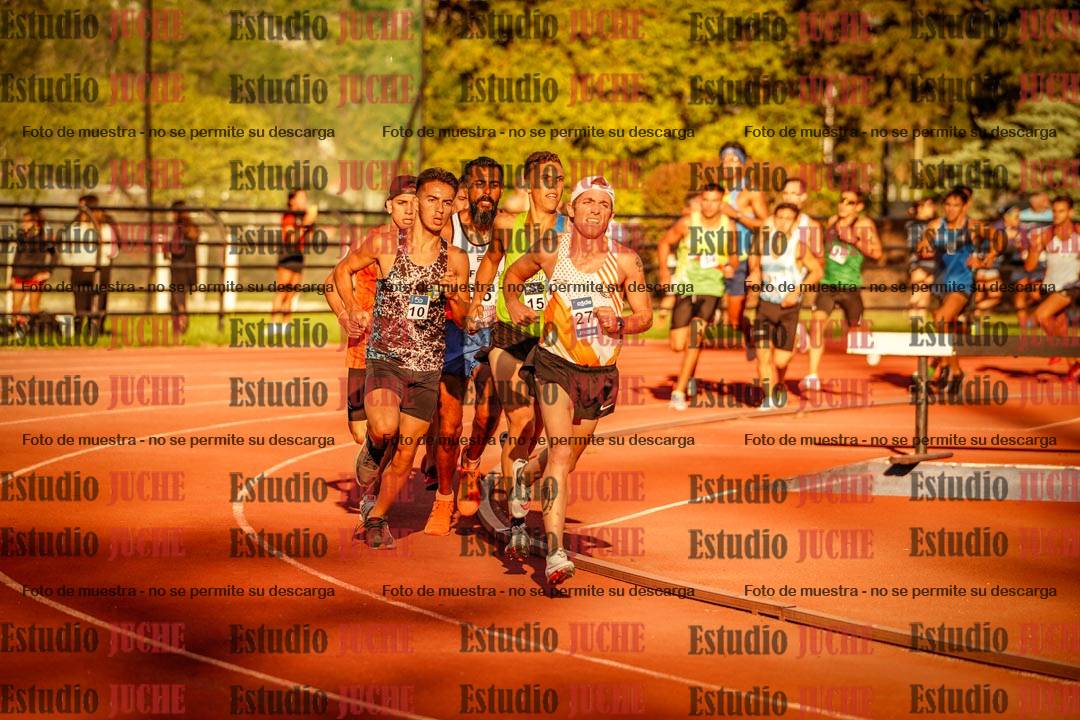 Fotos de los 3000 m llanos de varones