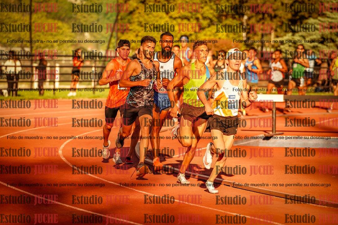 Fotos de los 3000 m llanos de varones