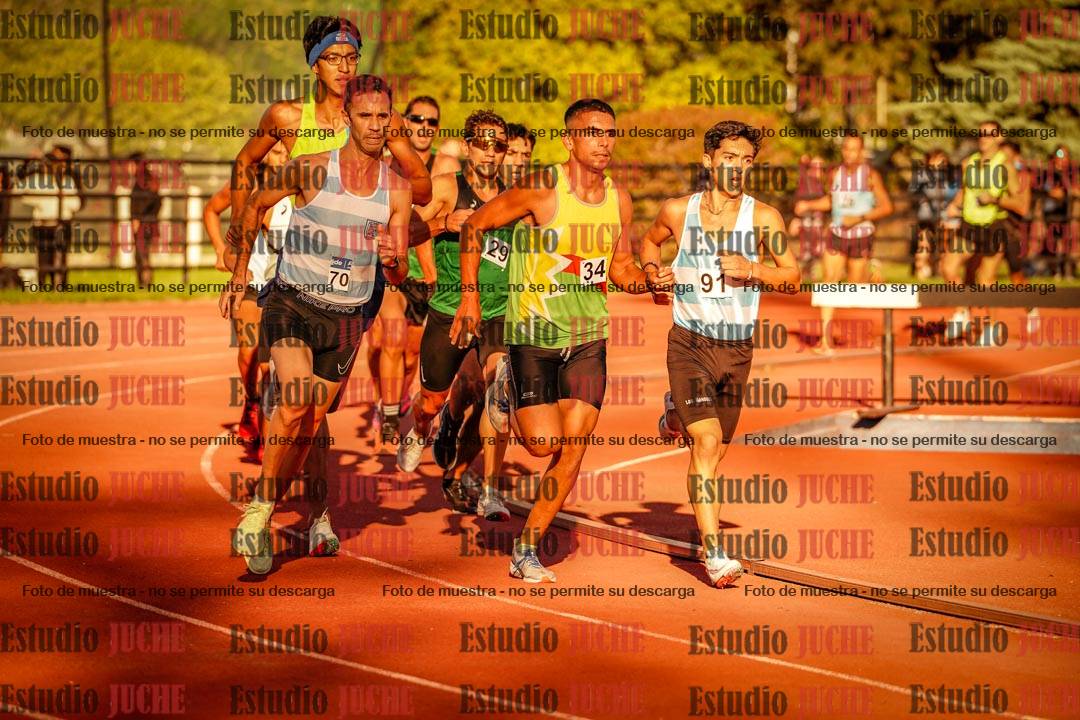 Fotos de los 3000 m llanos de varones