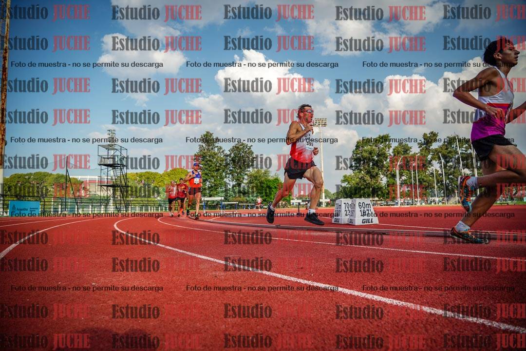 Fotos de los 3000 m llanos de varones