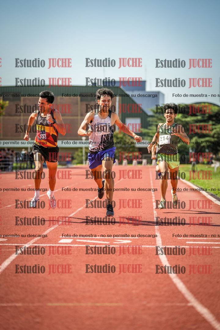 Fotos de los 800 m llanos de varones