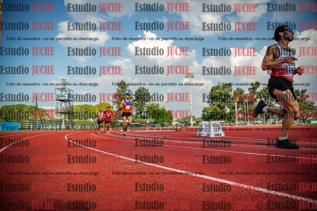 Fotos de los 3000 m llanos de varones