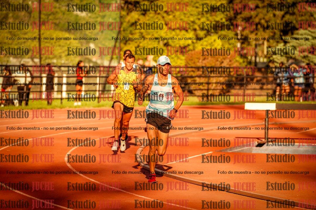 Fotos de los 3000 m llanos de varones