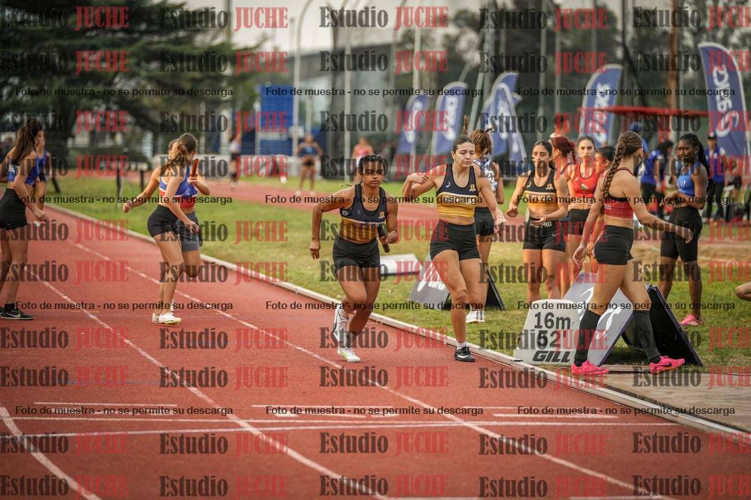 Fotos de las postas 4x400 m llanos de mujeres