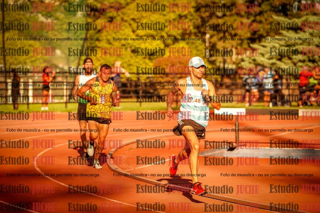 Fotos de los 3000 m llanos de varones