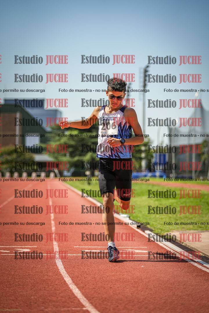 Fotos de los 800 m llanos de varones