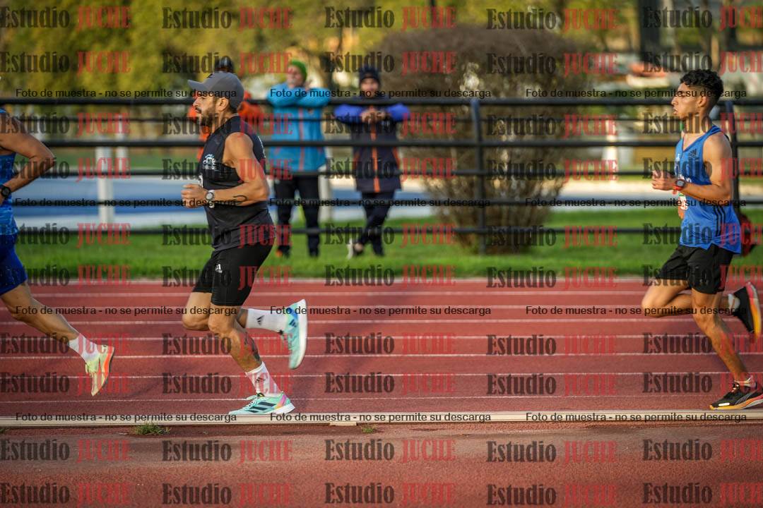 Fotos de los 3000 m llanos de varones
