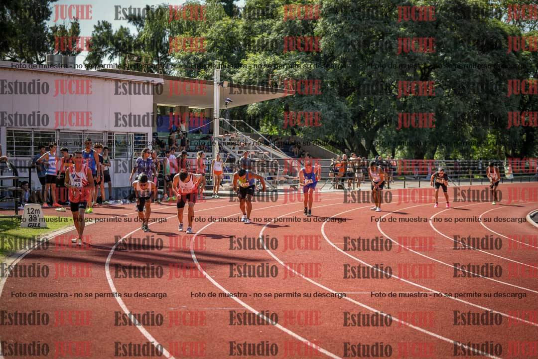 Fotos de los 800 m llanos de varones