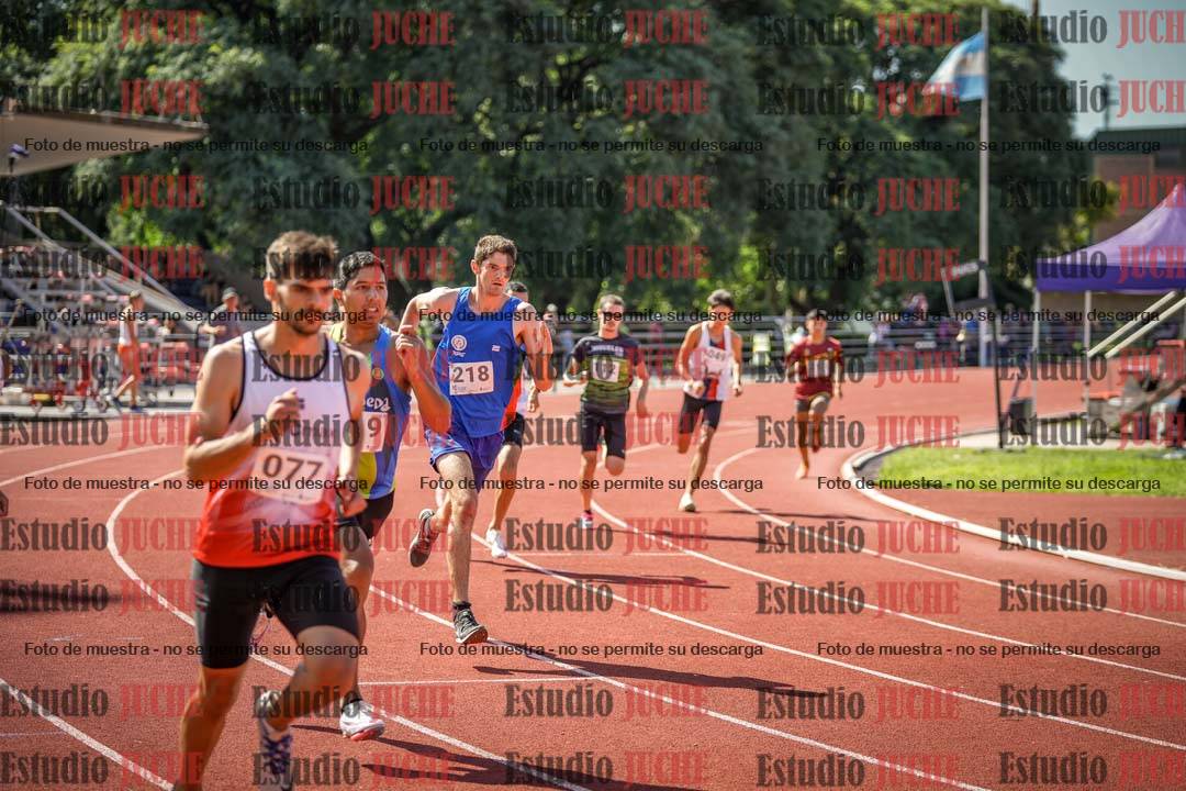 Fotos de los 800 m llanos de varones