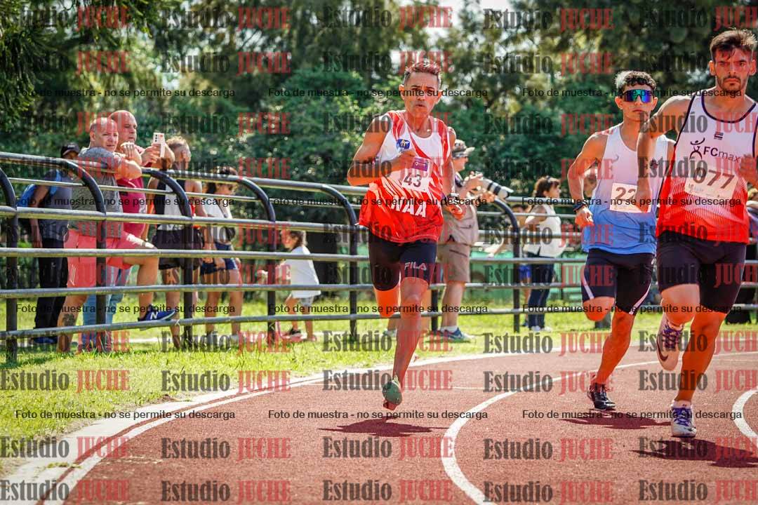 Fotos de los 800 m llanos de varones