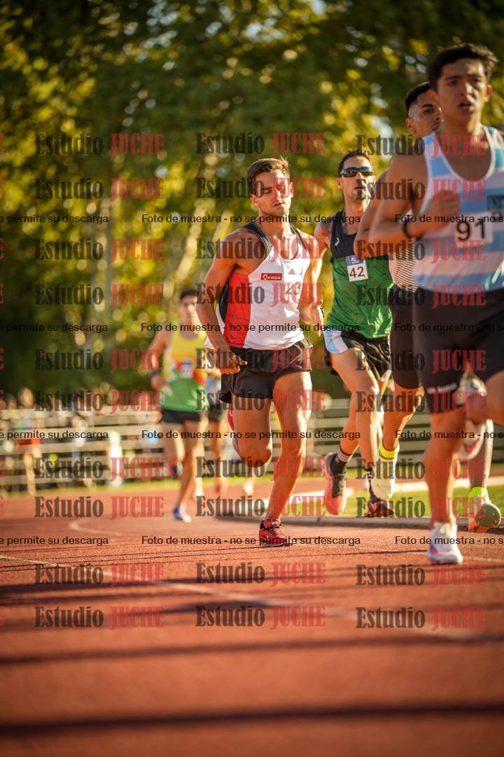 Fotos de los 3000 m llanos de varones