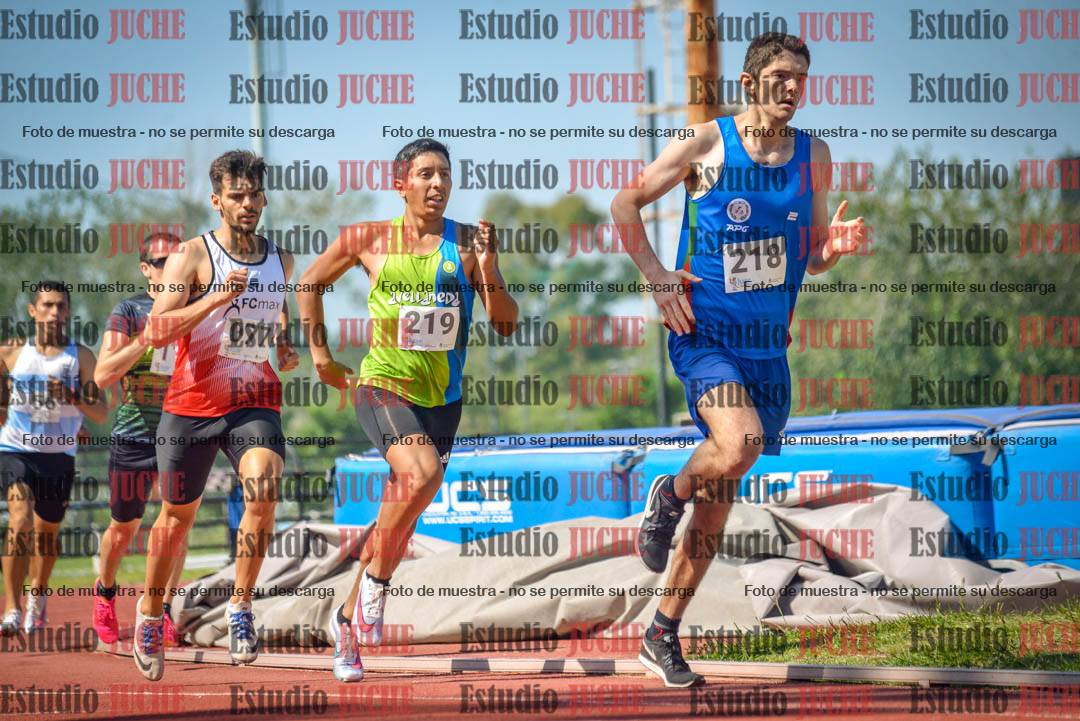 Fotos de los 800 m llanos de varones