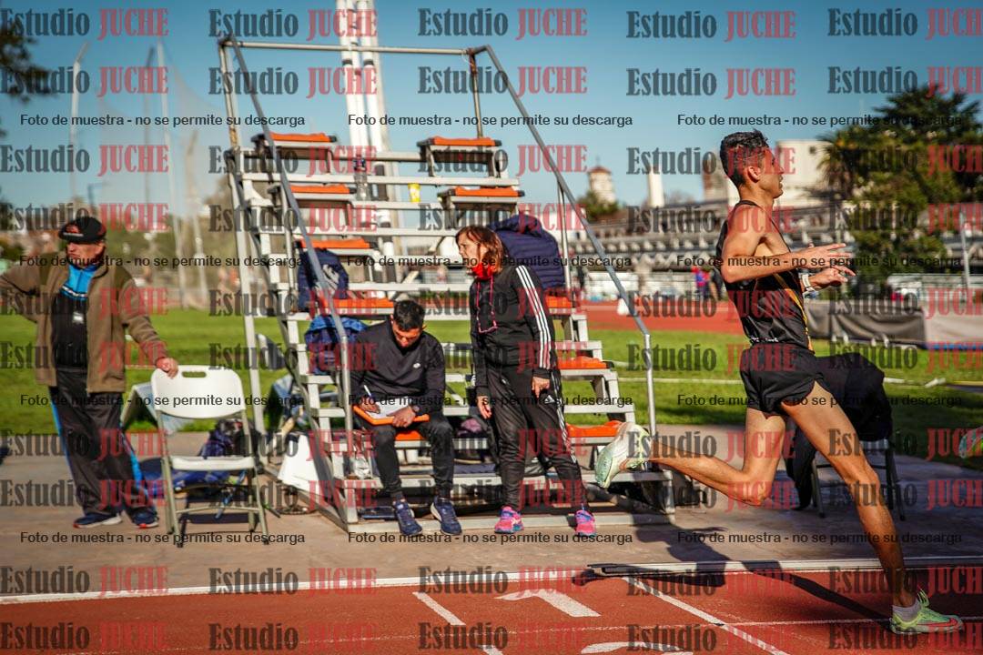Fotos de los 3000 m llanos de varones